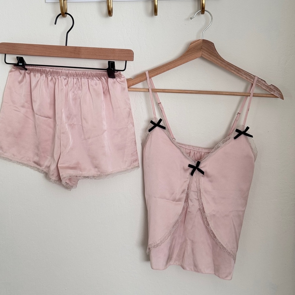 Elegant Pink Women's Sleepwear Set